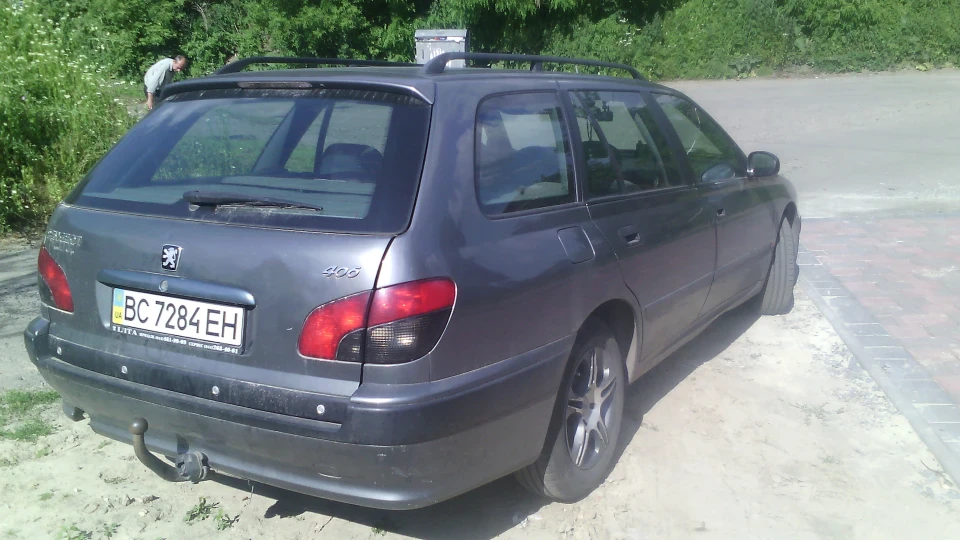 Peugeot 406 1.9 td модель ST 2.0 E 2