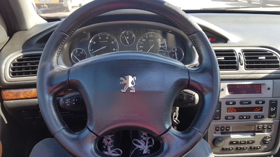 Peugeot 406 3.0 V6 2