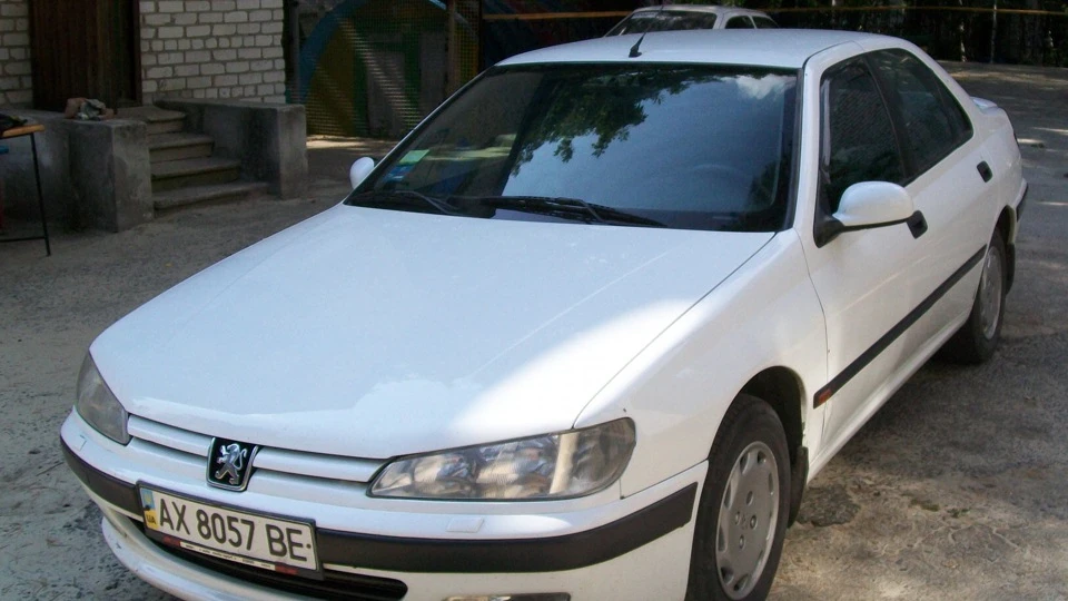 Peugeot 406 White Taxi 2
