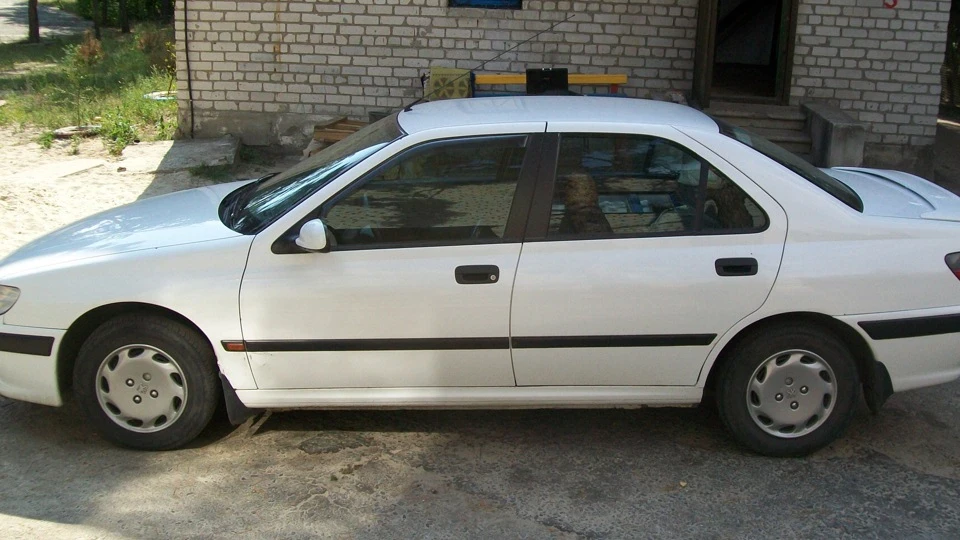 Peugeot 406 White Taxi 3