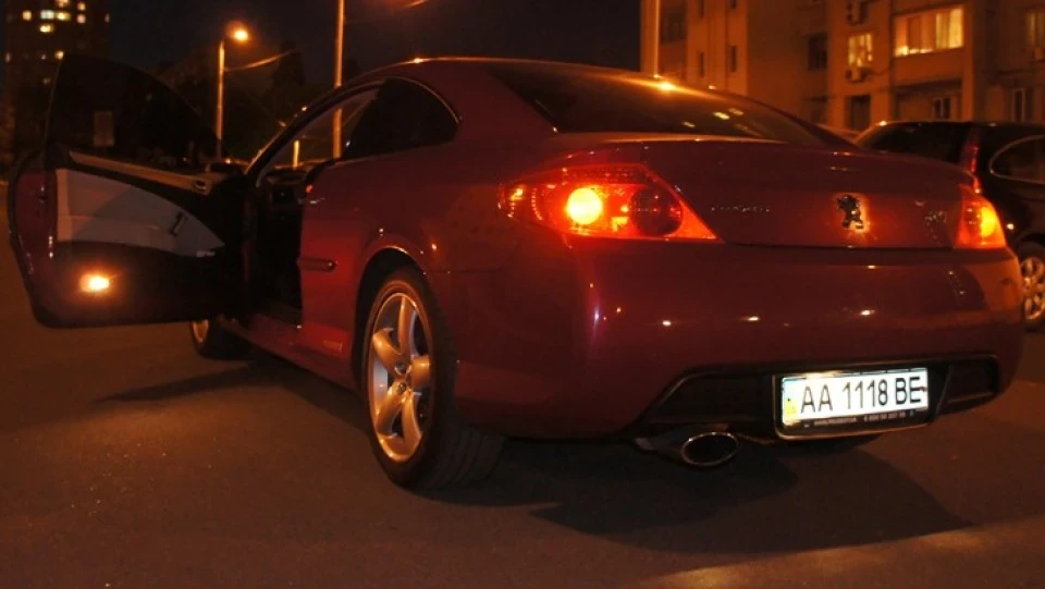 Peugeot 407 Coupe 4