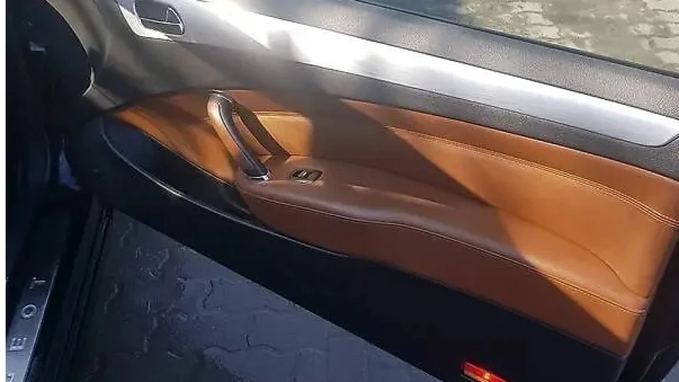 Peugeot 407 Coupe 2.7 HDI 4