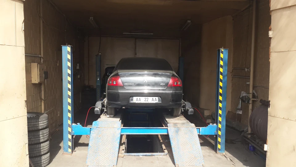 Peugeot 407 4