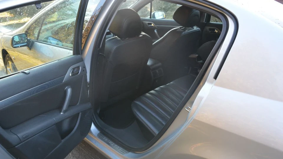 Peugeot 407 "SILVER LEON"