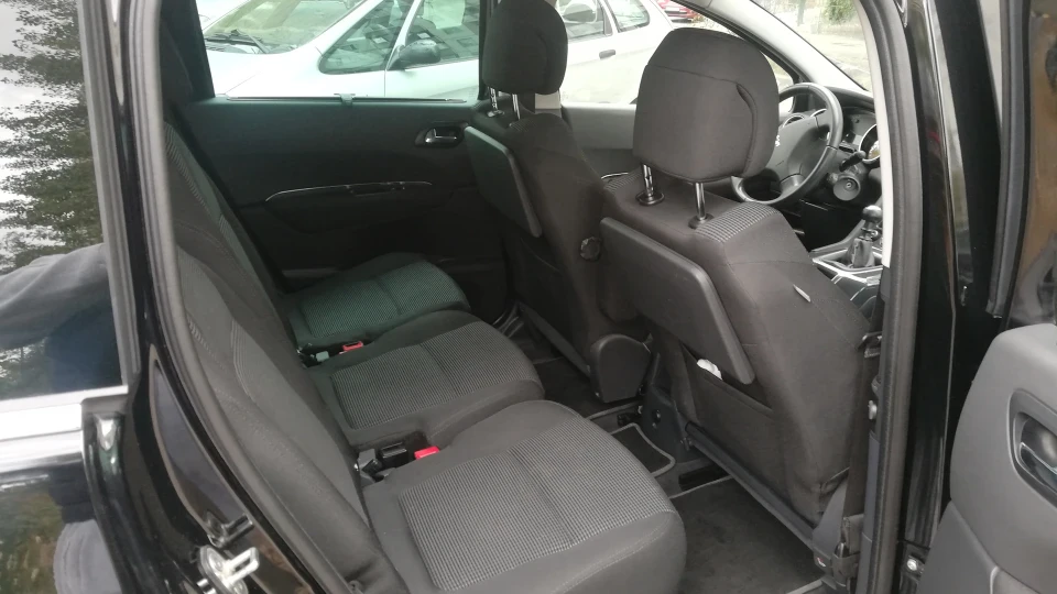 Peugeot 5008 2