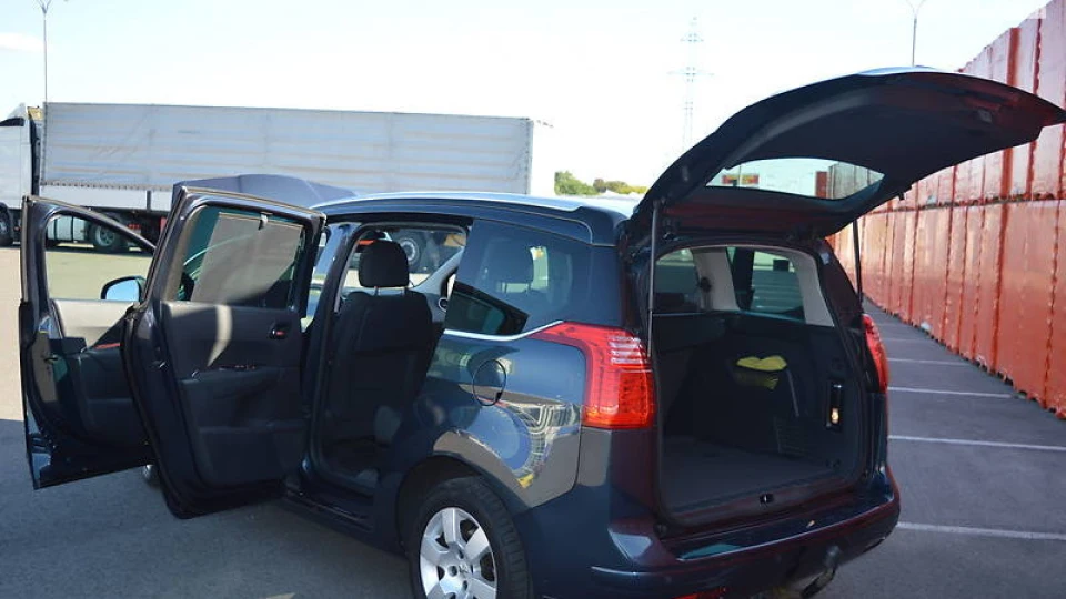 Peugeot 5008 1.6 дизель