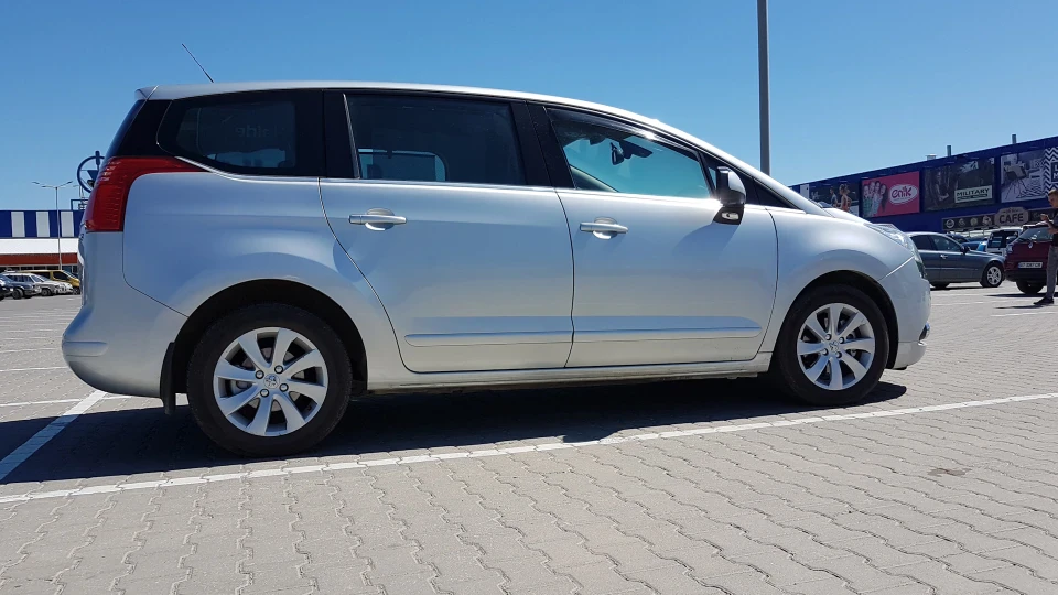 Peugeot 5008 1.6 DV6C 2