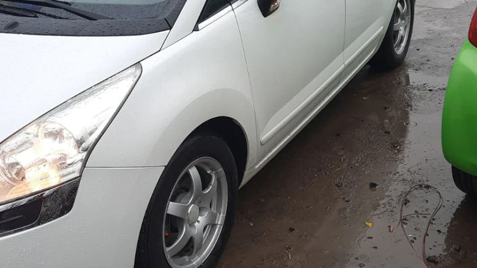 Peugeot 5008 2.0 турбо 163 к.с. 3