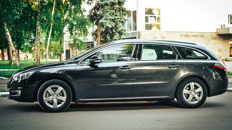 Peugeot 508 SW Сірий Лев 5
