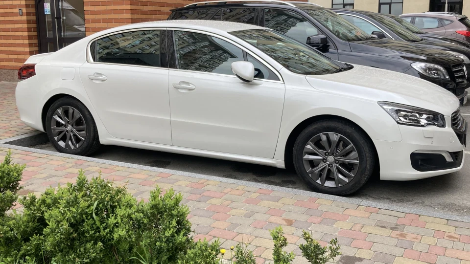 Peugeot 508 2.0 HDI Білий перламутр 3