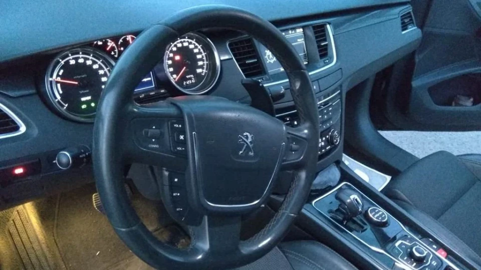 Peugeot 508 2.0 HYBRID4 3