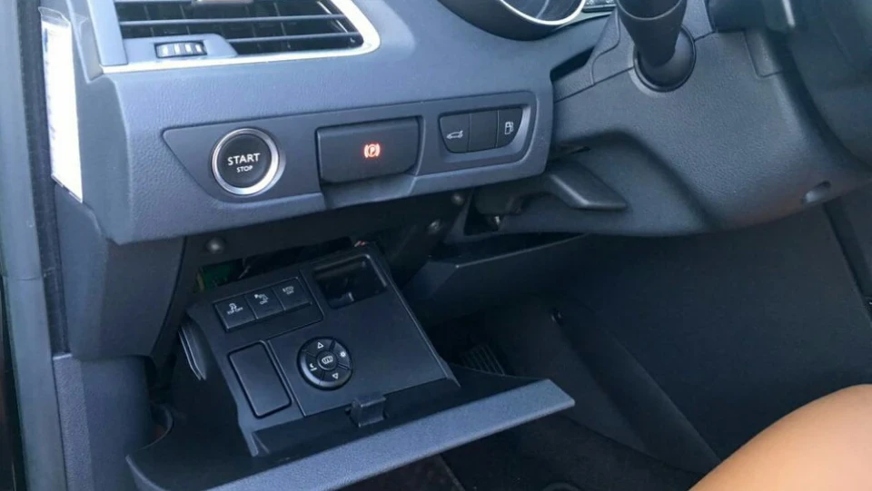 Peugeot 508 2.0 L HDi + Hybrid 4