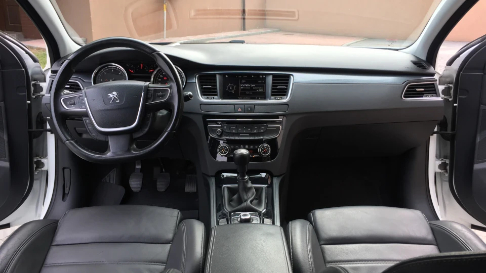 Peugeot 508 2.0HDi Allure на ручці 5