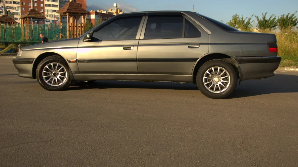 Peugeot 605 2.0 i