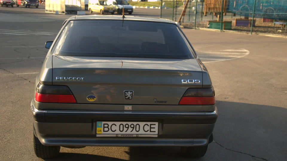 Peugeot 605 2.0 i 3