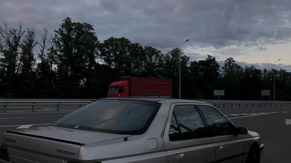 Peugeot 605 2.0 сірий металік 3