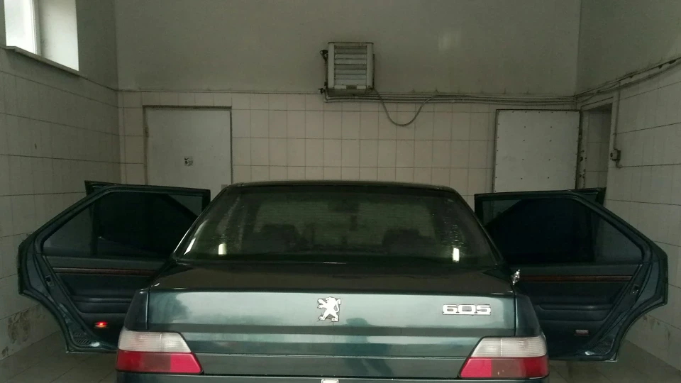 Peugeot 605 3.0 л 167 коней