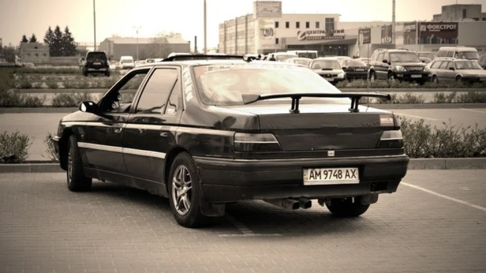 Peugeot 605 3.0 v6 sv