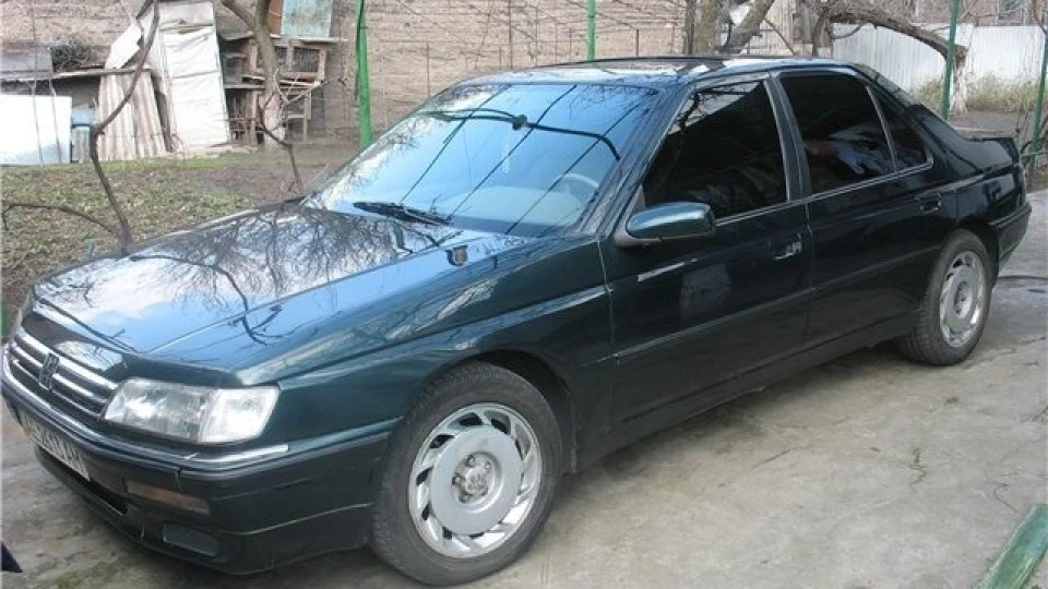 Peugeot 605 Лев