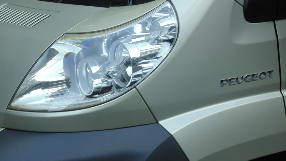 Peugeot Boxer White Gold 5