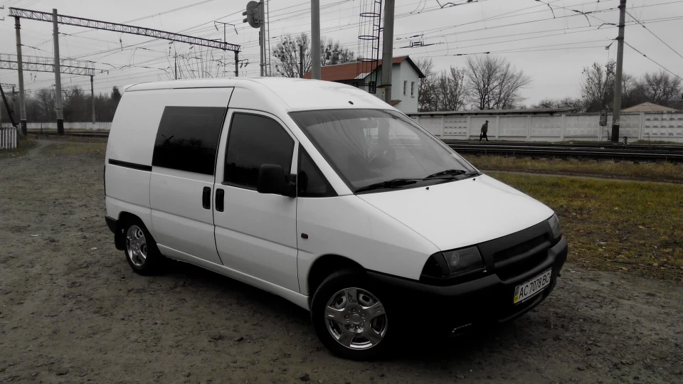 Peugeot Expert 5