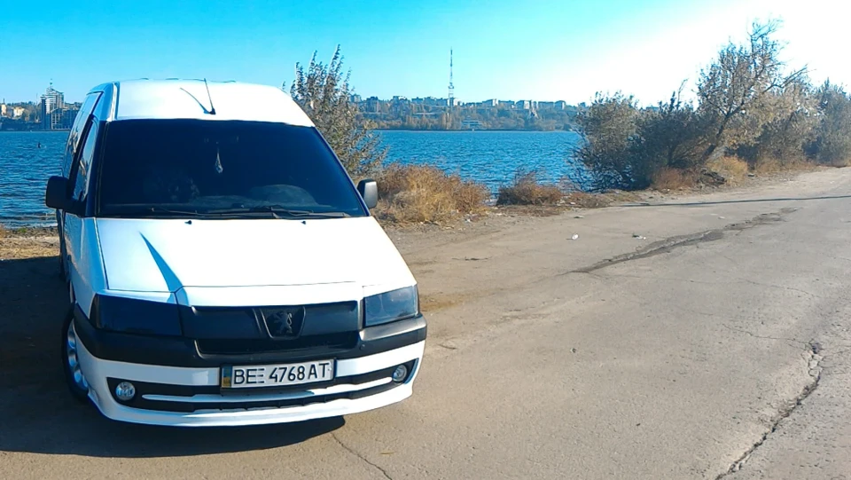 Peugeot Expert чорно-білий ПИЖ