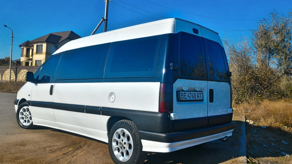 Peugeot Expert чорно-білий ПИЖ 3