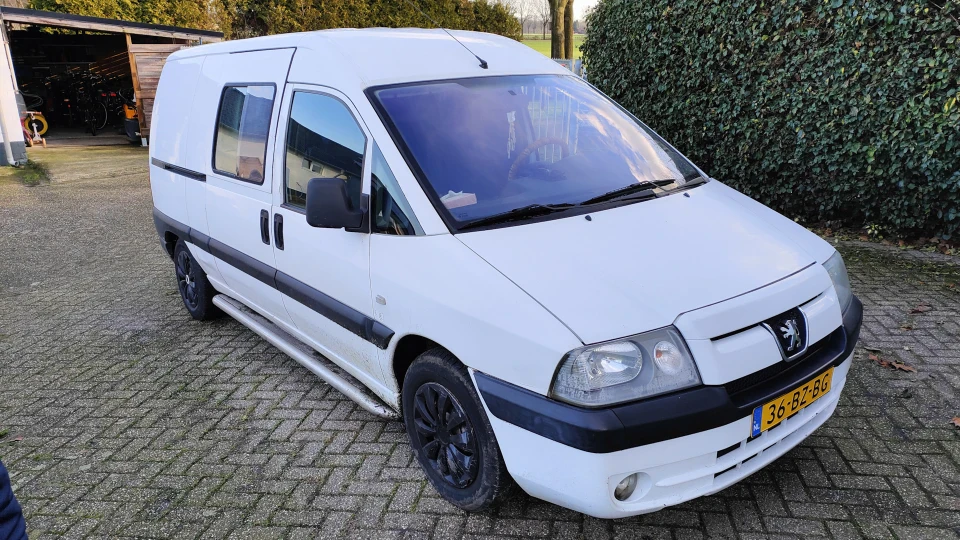 Peugeot Expert Льова