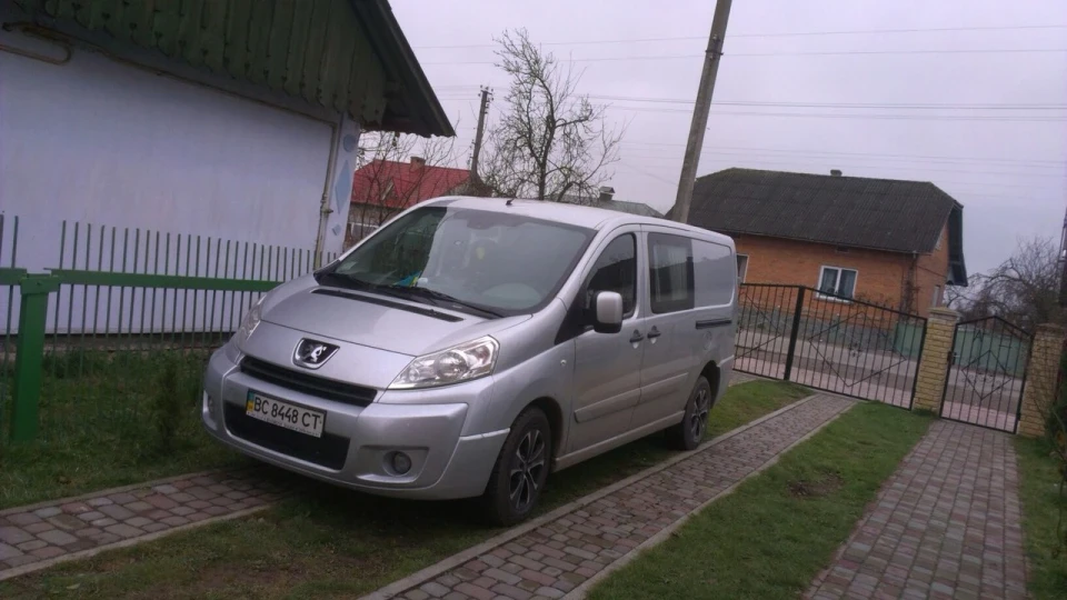 Peugeot Expert сірий металлік 2.0