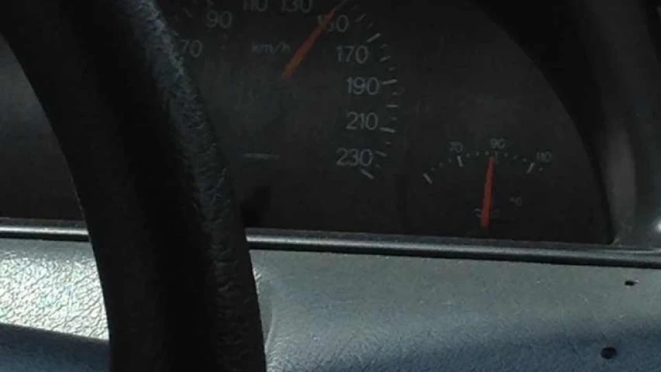 Peugeot Expert заряджений Чарлик