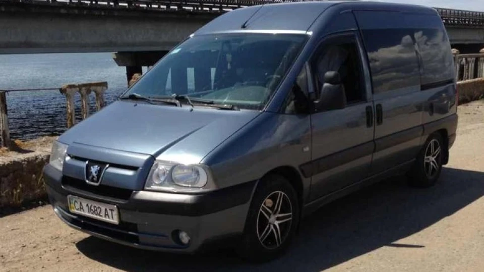 Peugeot Expert заряджений Чарлик 2