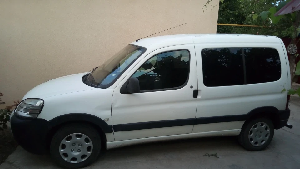 Peugeot Partner 1.4i Combi 2