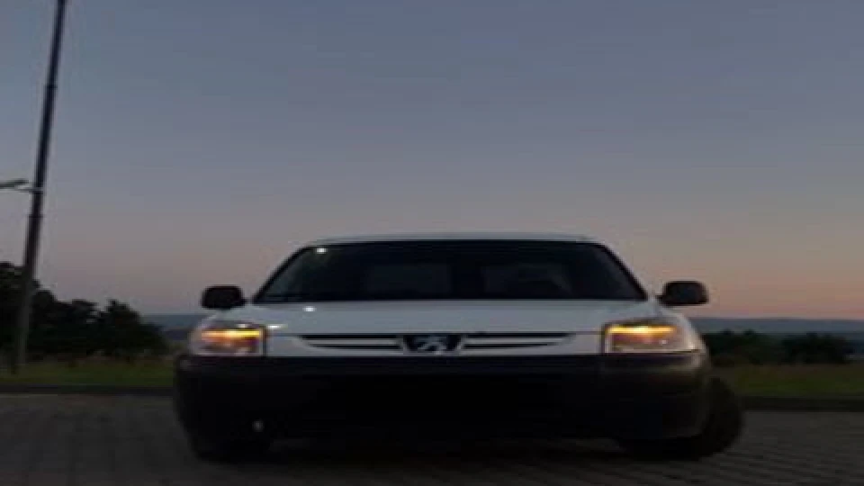 Peugeot Partner Білий 2.0 турбо 2