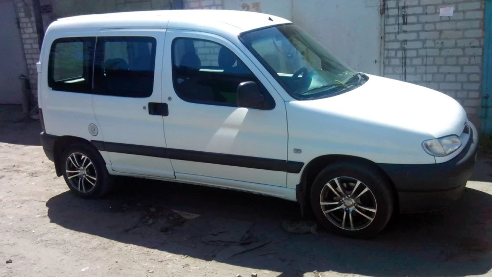 Peugeot Partner невбивний тракторець 2