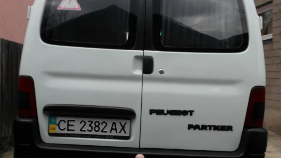 Peugeot Partner простенький 1.9 Дизелек