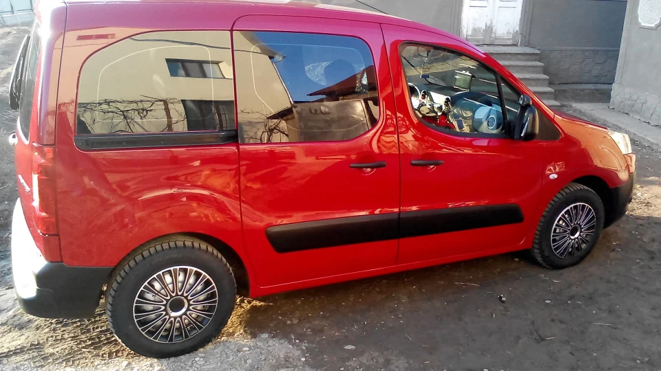 Peugeot Partner RED_FOX