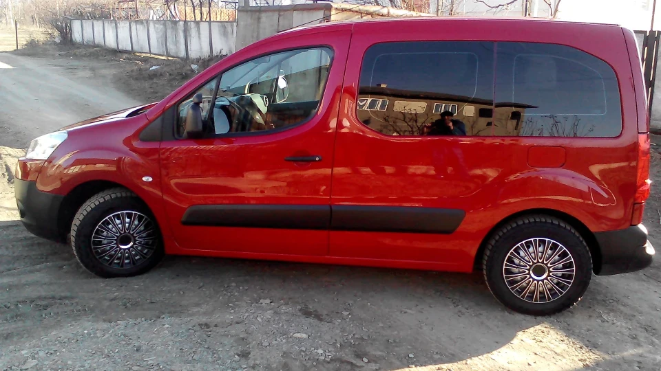 Peugeot Partner RED_FOX 2