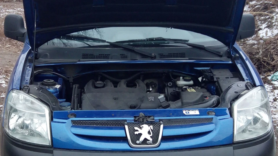 Peugeot Partner Синій металік 3
