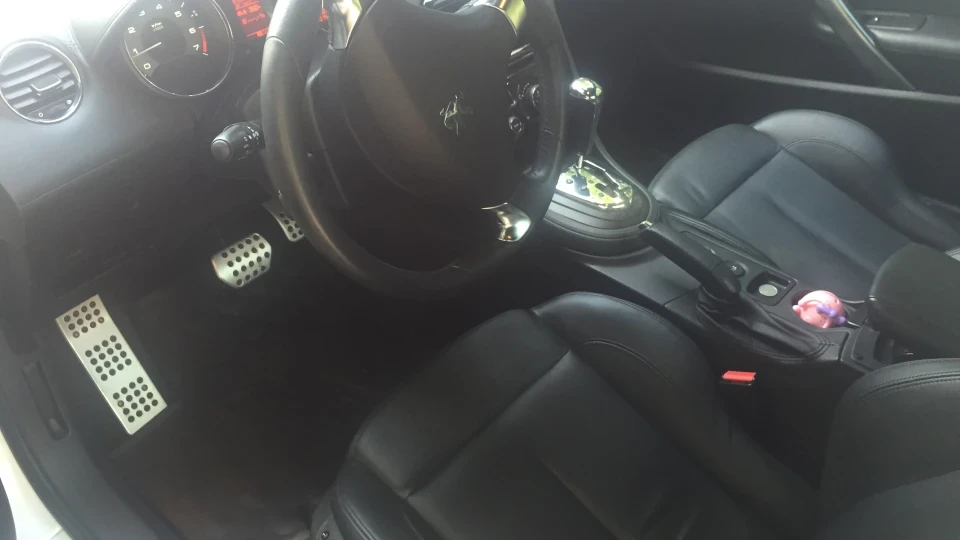 Peugeot RCZ 2