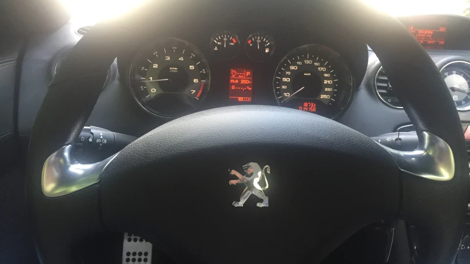 Peugeot RCZ 3