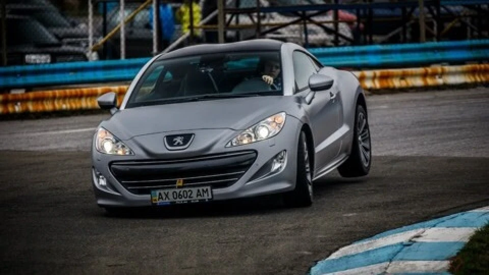 Peugeot RCZ Asphalt THP 200