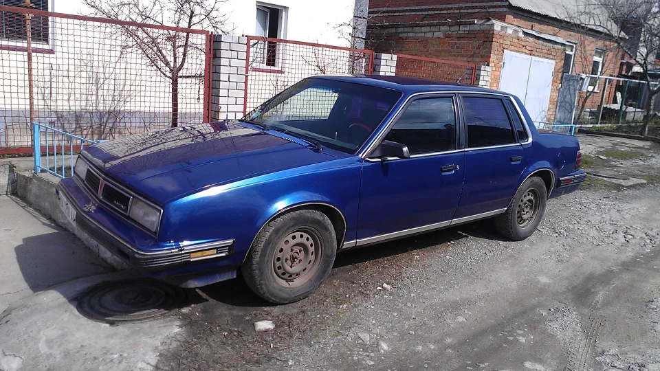 Pontiac 6000 2