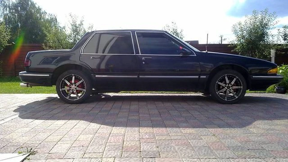 Pontiac Bonneville 2