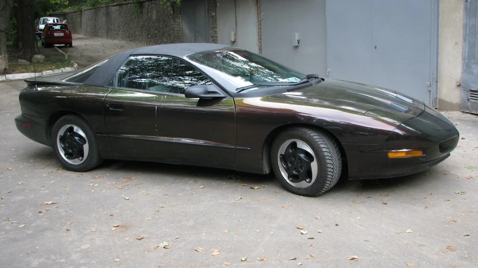 Pontiac Firebird 3.4 FSI 2