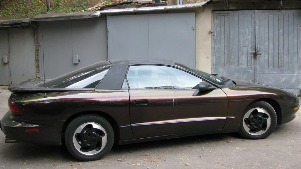Pontiac Firebird 3.4 FSI 4
