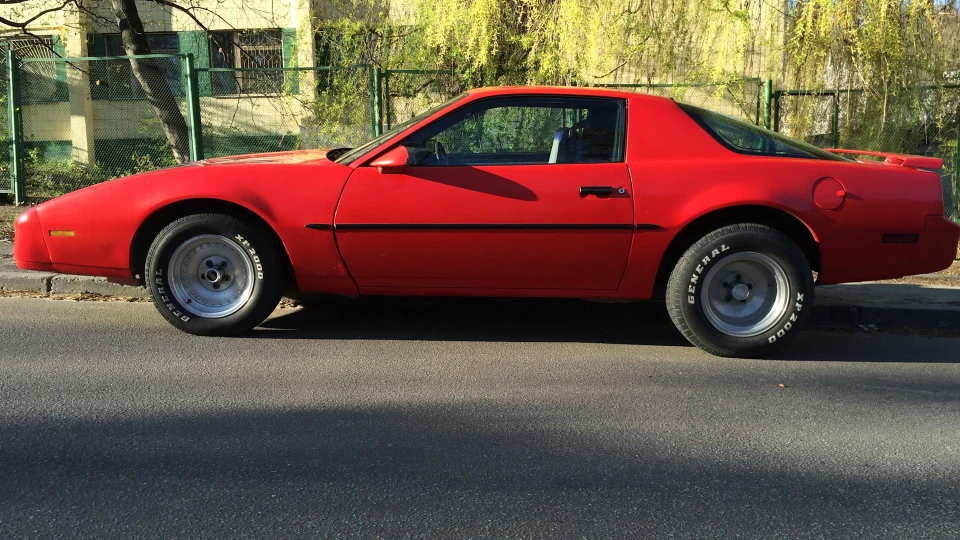 Pontiac Firebird 350/t5 3
