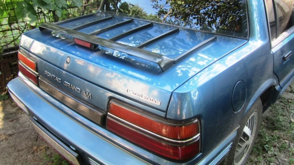 Pontiac Grand Am LE 2