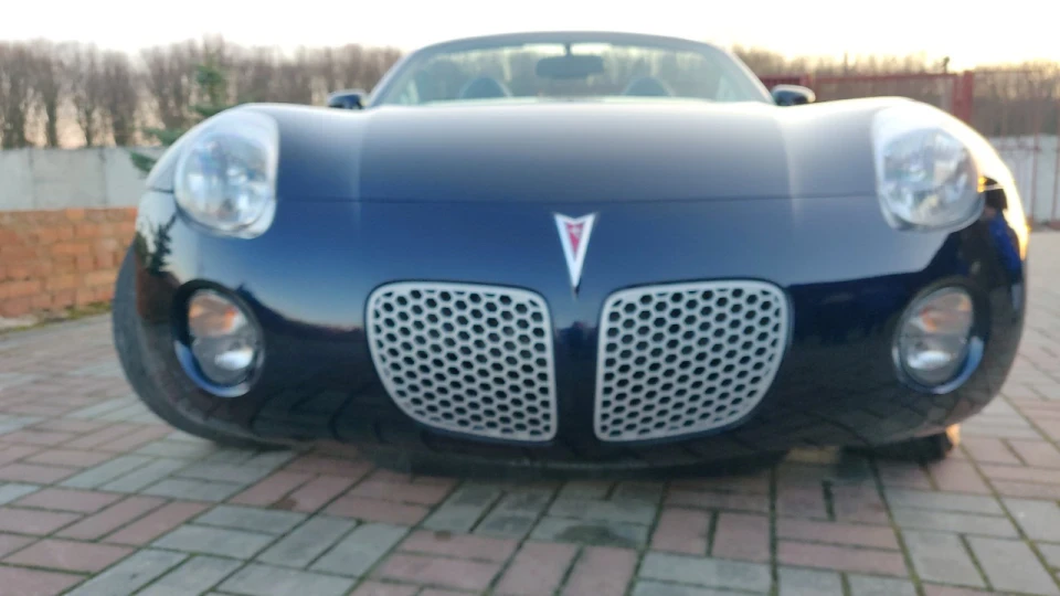 Pontiac Solstice 3
