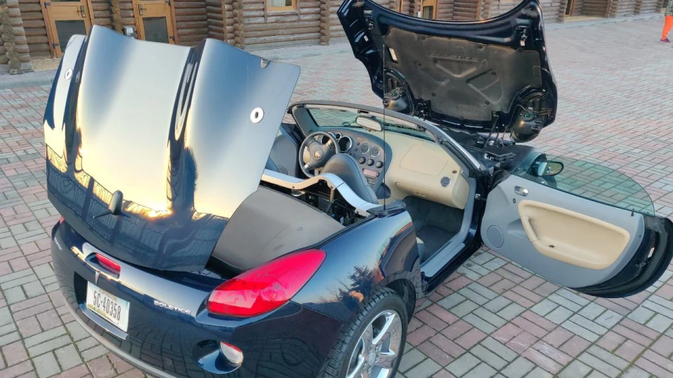 Pontiac Solstice 4