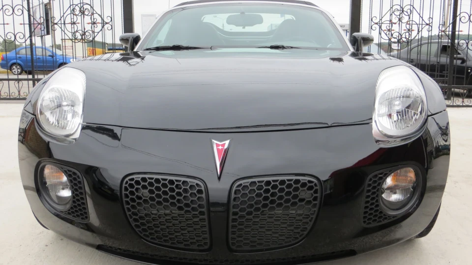Pontiac Solstice 2
